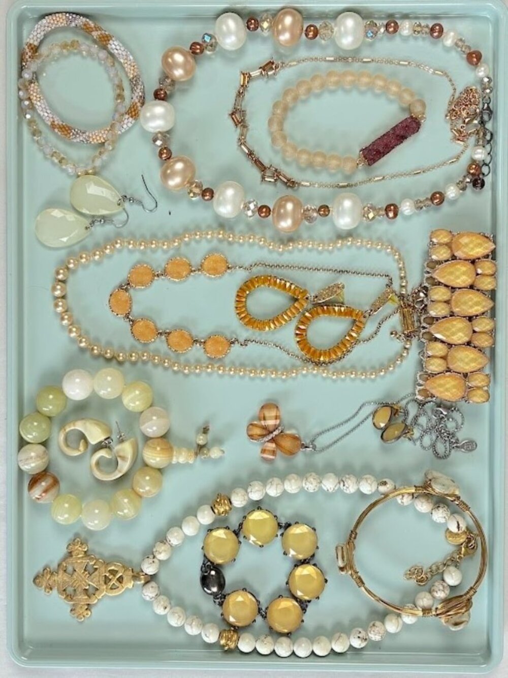 Jewelry Lot Gold and Silver Tone Neutral Colors Fall Winter Holiday 17 pcs 1 lb